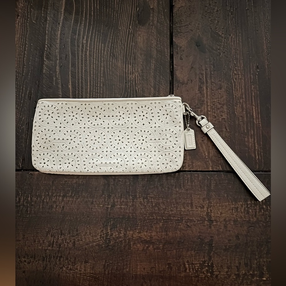 Coach Clutch / Wristlet NWOT
